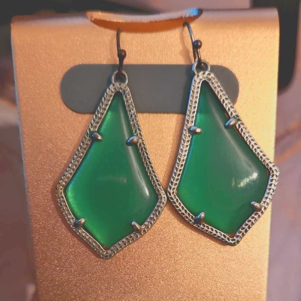 Kendra Scott Emerald Cats Eye Earrings